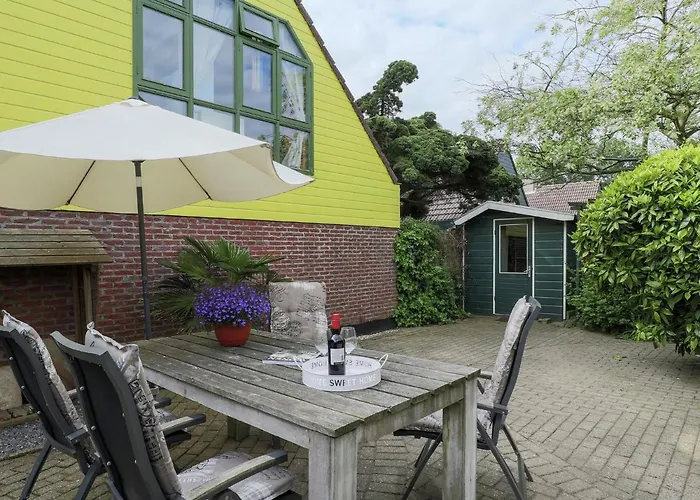 Cosy Holiday Home in Noordwijkerhout near Lake