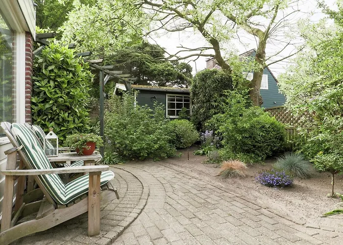 Cosy Holiday Home in Noordwijkerhout near Lake